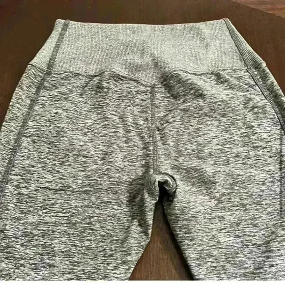 Alo legging - Picture 4 of 8